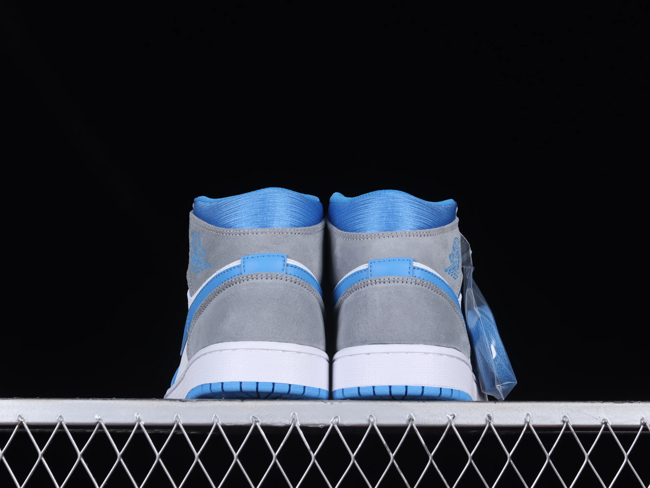 All categories Air Jordan Jordan series basketball shoes Air Jordan 1 Mid Air Jordan 1 Mid "University Blue" AJ1 Joe 1 gray North Carolina color China basketball shoes DX9276-100